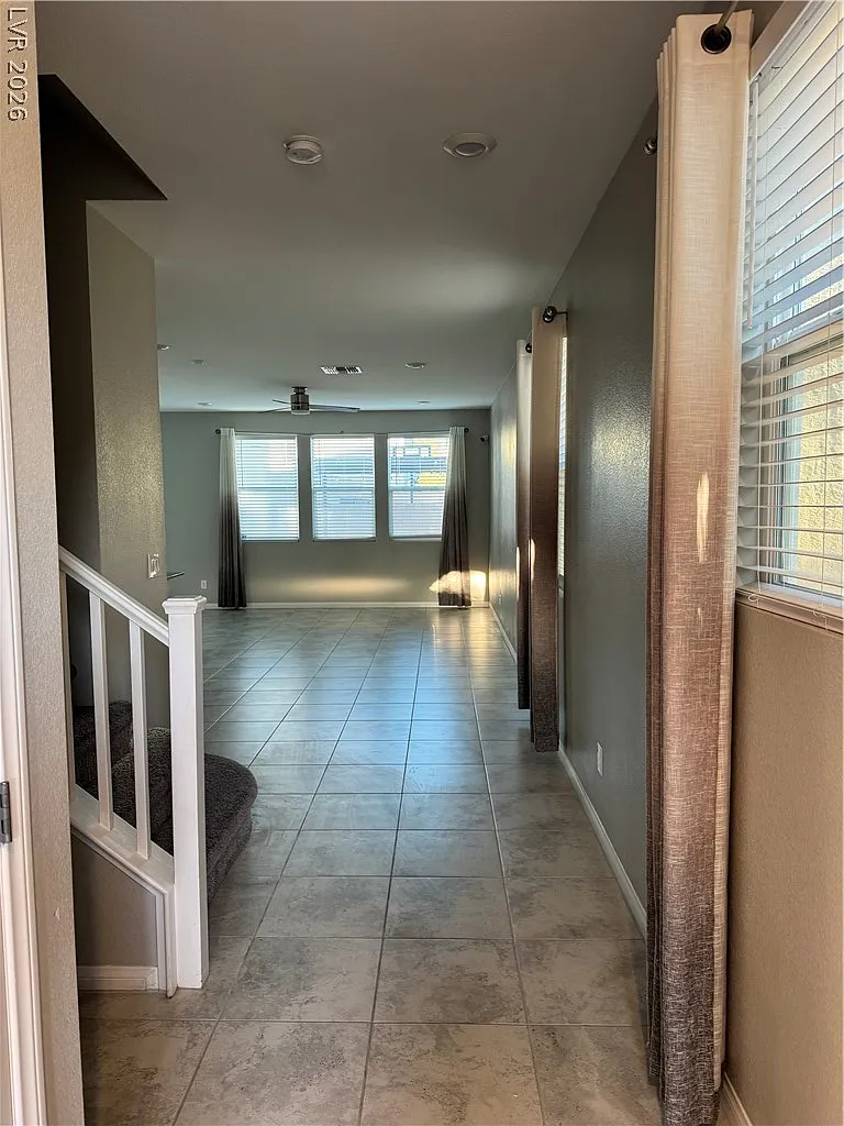 5 bed, 3.0 bath, 2476 sqft, $2,850 — Photo 3