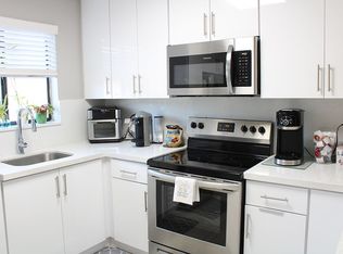 2332 W 56th St APT 14, Hialeah, FL 33016