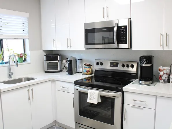 2332 W 56th St APT 14, Hialeah, FL 33016