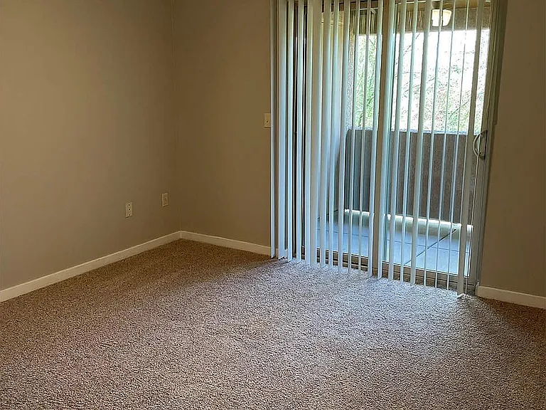 1 Bed 1 Bath Upstairs