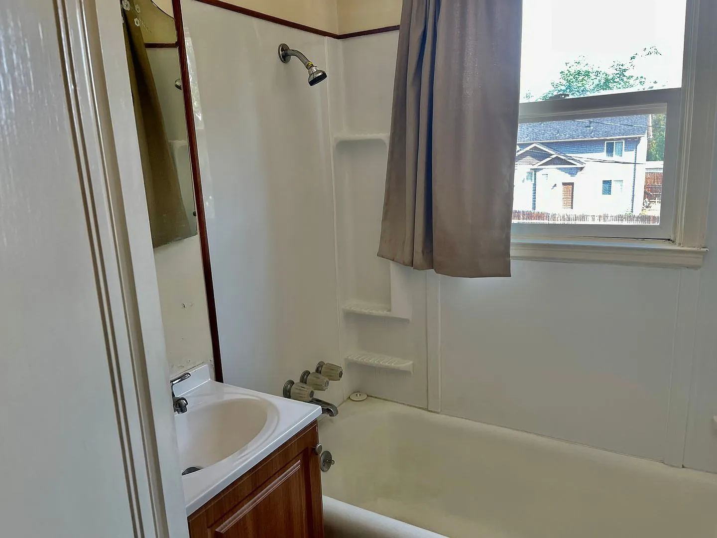 The Manor House — Photo 4