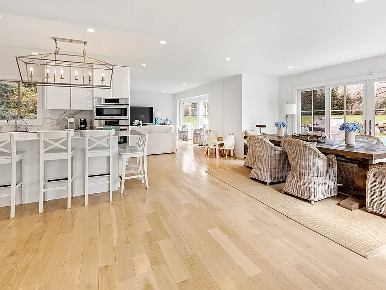 212 Sebonac Rd — Photo 6