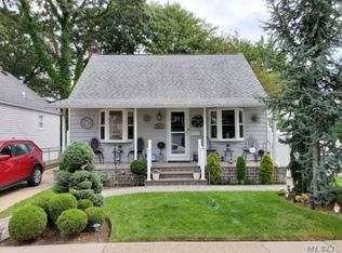 205 Litchfield Ave, Elmont, NY