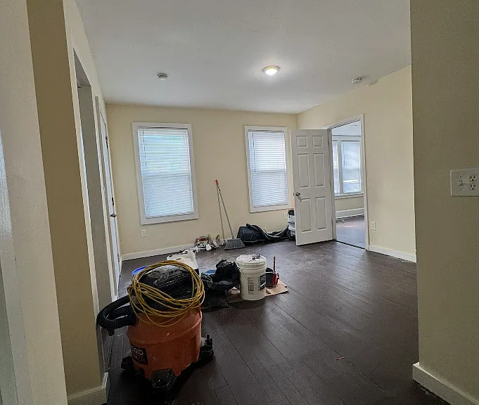 144-146 Montauk Ave — Photo 10