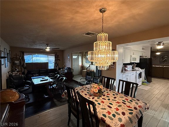 5th image of 405 Holcomb Cir