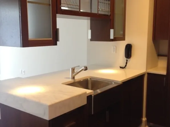 60 Riverside Boulevard image 1 of 6