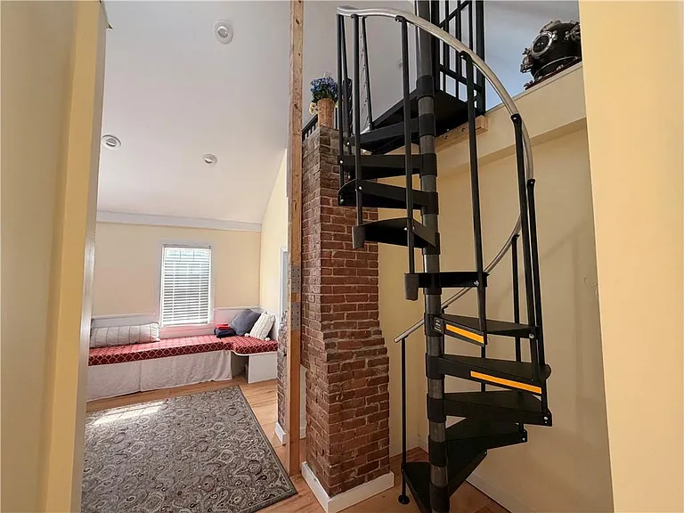 25 Marsh St — Photo 9