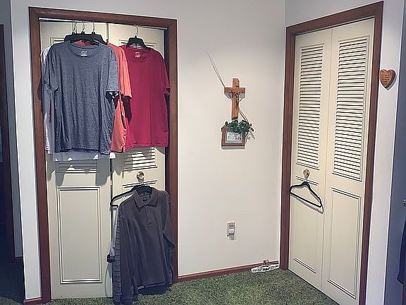 Master - his & her closets