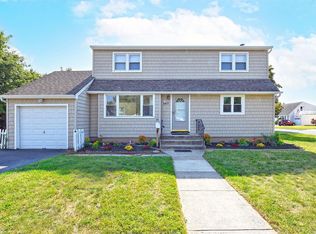 187 Noell St, Levittown, NY 11756