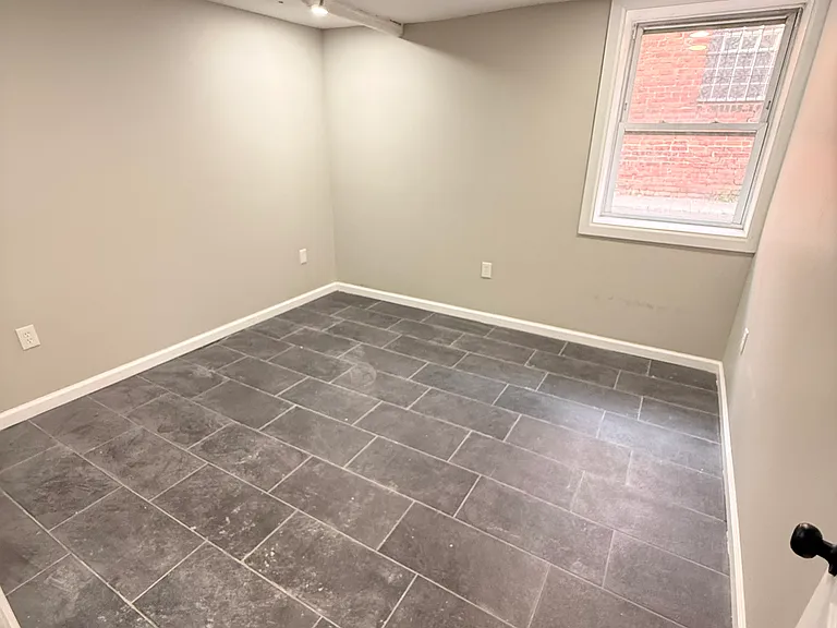 41 Howe St #1R — Photo 12