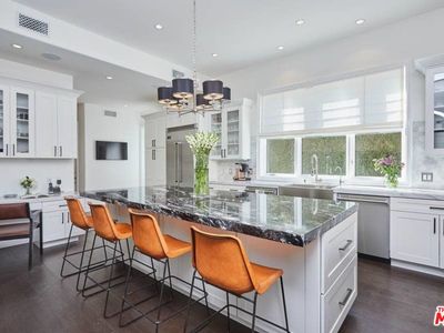 12127 Dorothy St #102, Los Angeles, CA, 90049