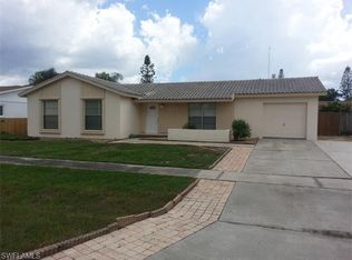 1007 Ridgeway Dr, North Fort Myers, FL 33903