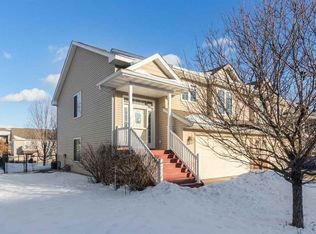 432 N McKenzie Ln, North Liberty, IA 52317