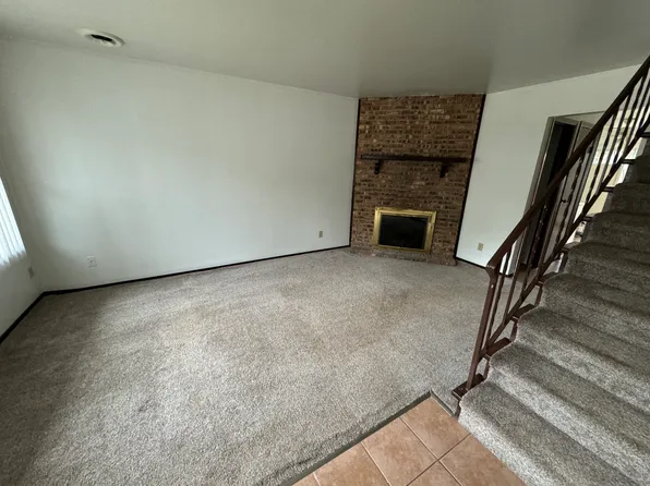 (undisclosed Address), Chesterton, IN 46304