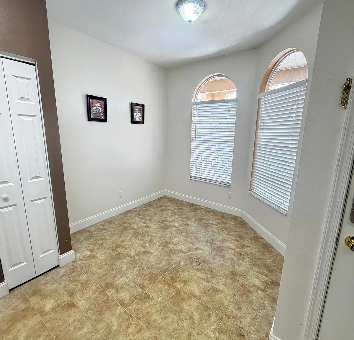 8842 Coral Palms Ct — Photo 4