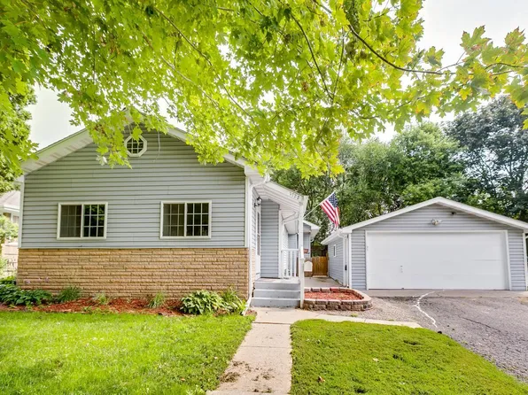 1722 Carl St, Lauderdale, MN 55113