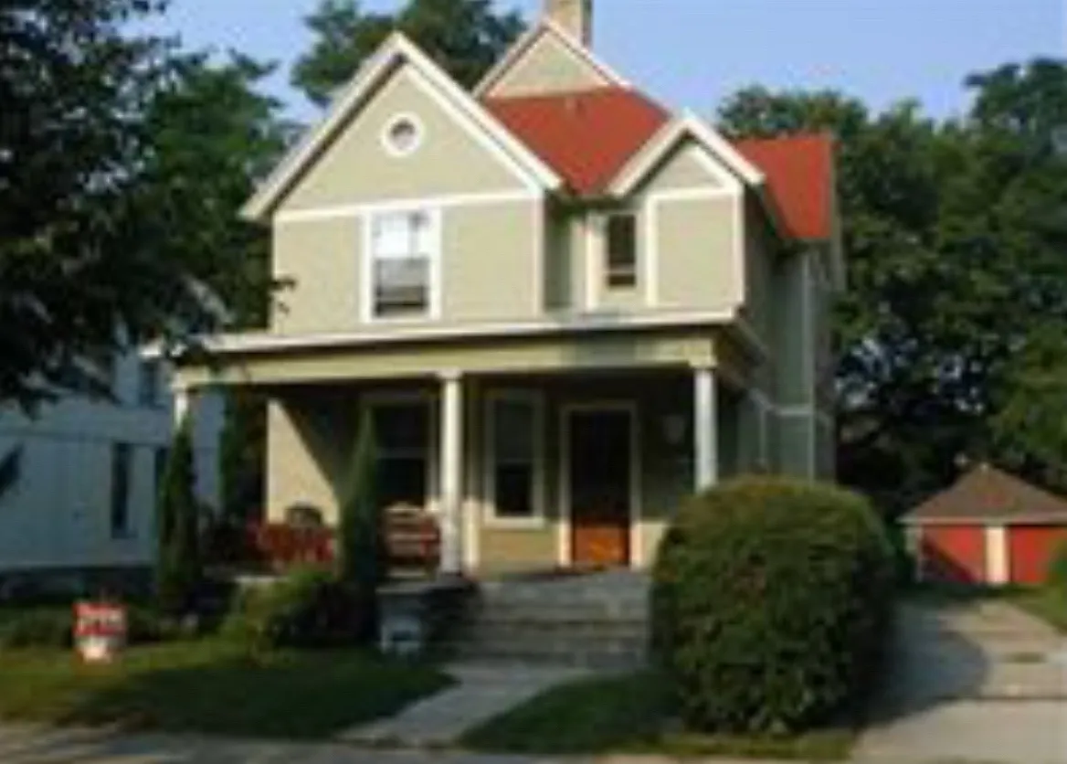 247 Charles Ave SE — Photo 1