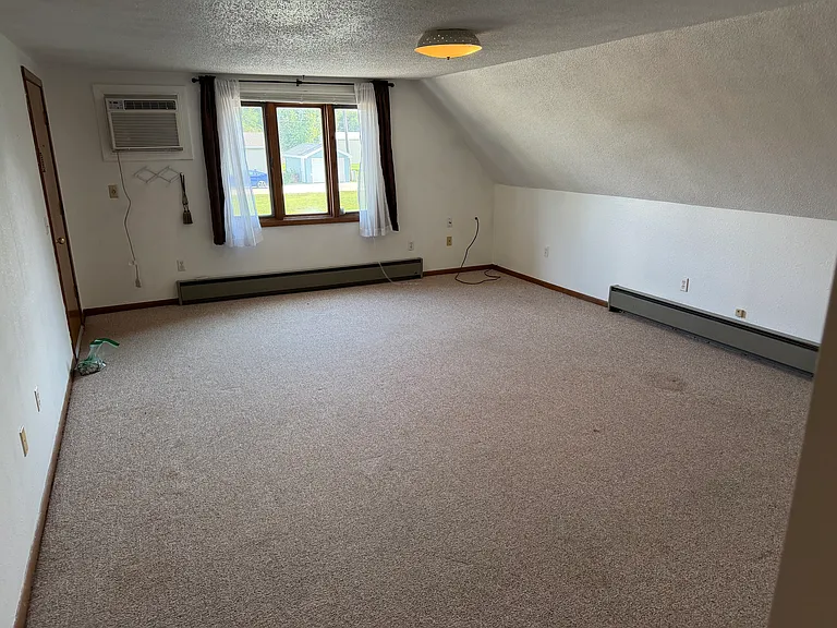 207 Pleasant St #6 — Photo 2