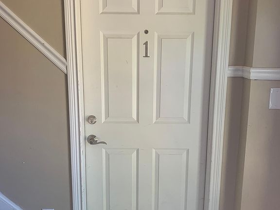 5th image of 2534 Erie Ave #3