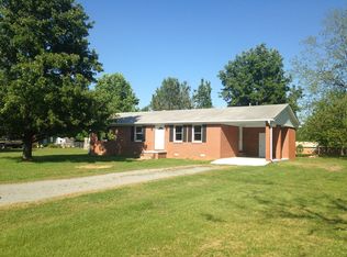 16 Walker Ln, Fayetteville, TN 37334