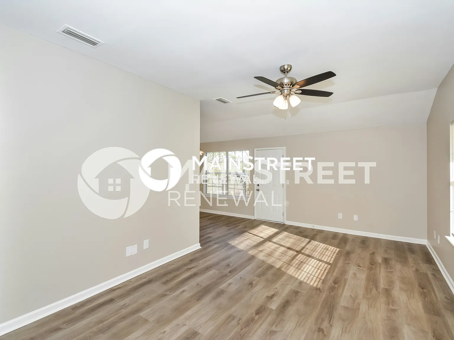 862 Lavergne Ln — Photo 2