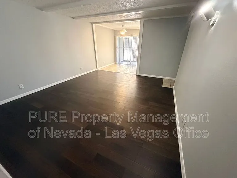 1405 Vegas Valley Dr #252-bldg 25 — Photo 19
