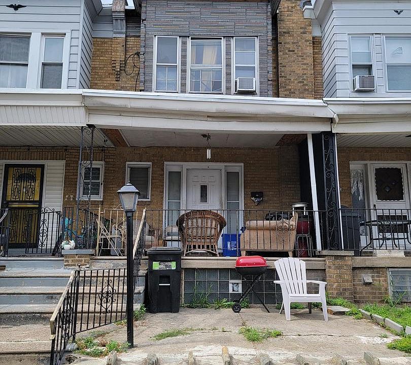 1st image of 904 Marcella St