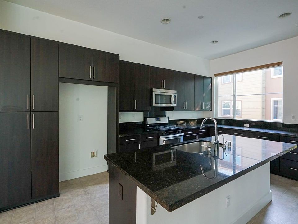 Kitchen with Island
