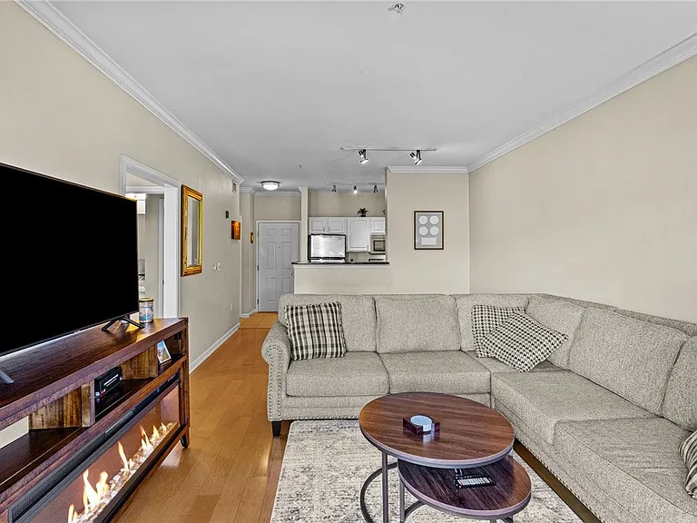 1000 Providence Pl #358 — Photo 4