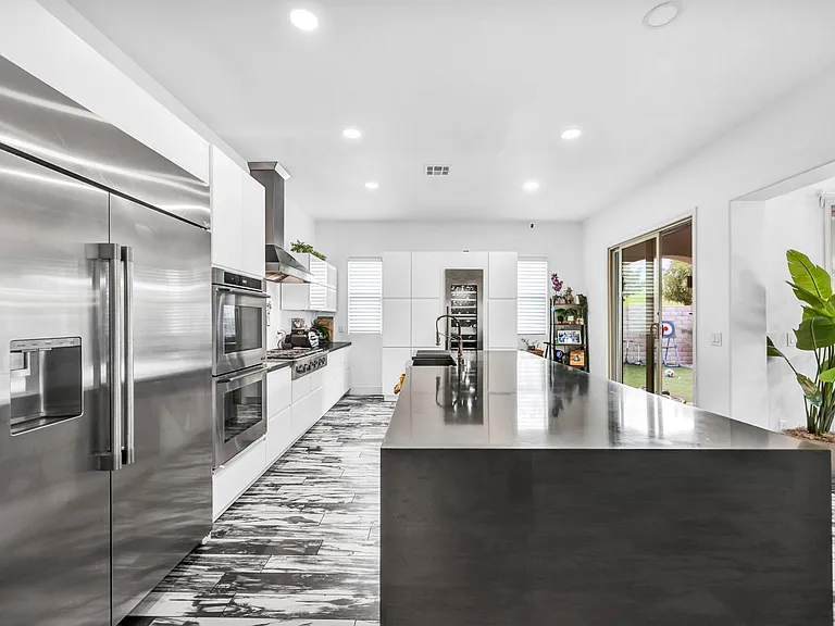 233 Castellari Dr — Photo 18