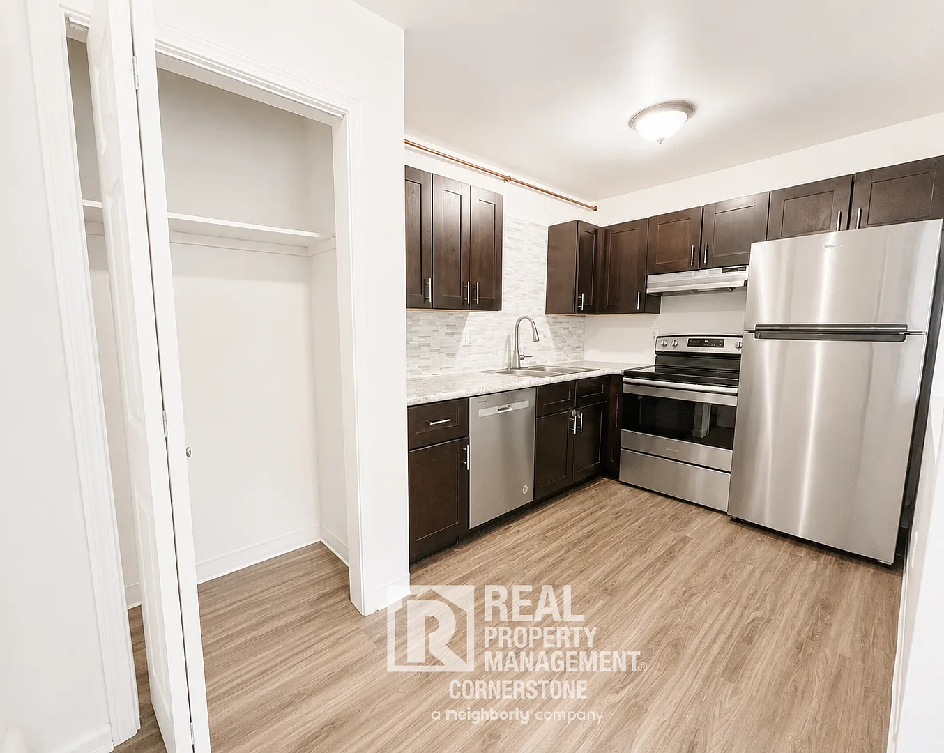Welcome to Hickory Hills Apartments — Photo 2