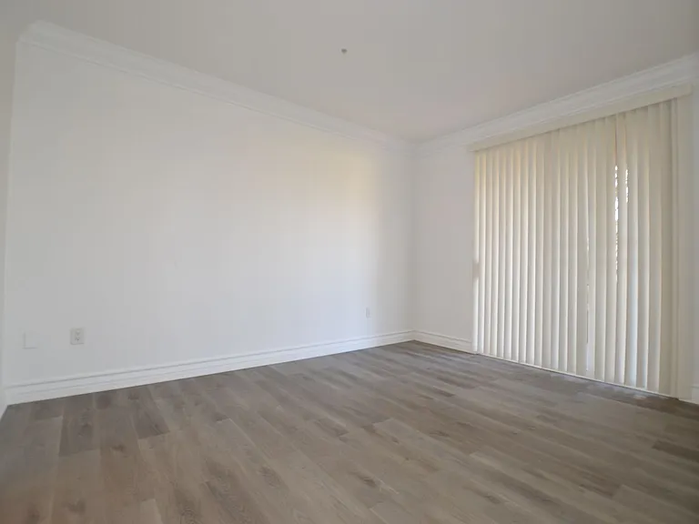 220 E Flamingo Rd #303 — Photo 8