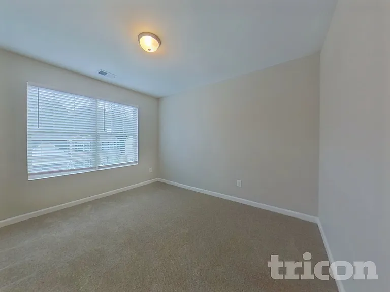 418 Daffodil Dr — Photo 12