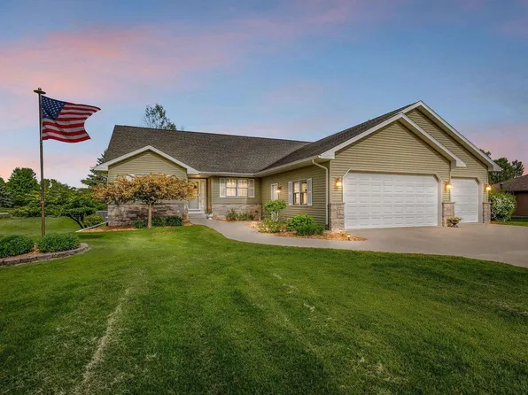 N5798 Lakeview Drive, Green Lake, WI 54941
