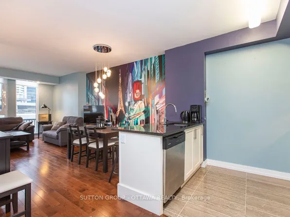 179 Metcalfe St #902, Ottawa, ON K2P 0W1