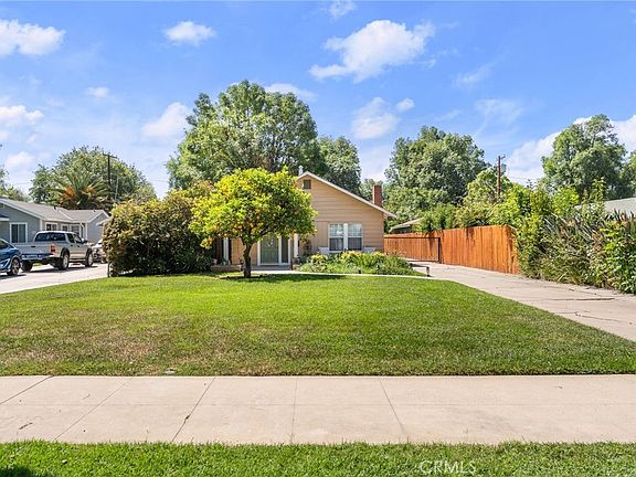 2nd image of 4390 Edgewood Pl
