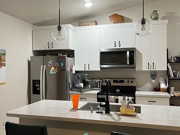 3rd image of 900 Ruud Ln