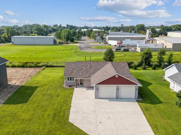 423 Highland Dr, Ellsworth, WI 54011