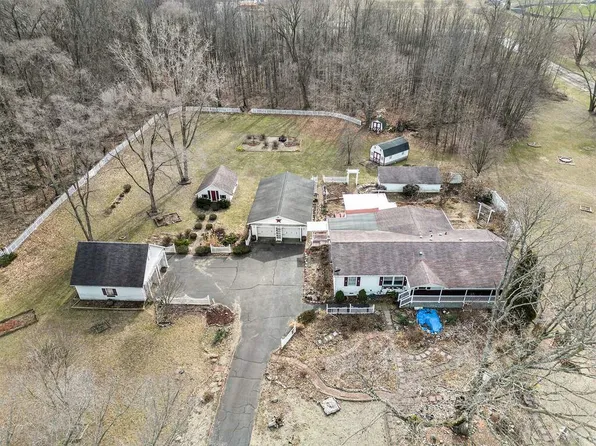 6628 Warren Woods Rd, Three Oaks, MI 49128