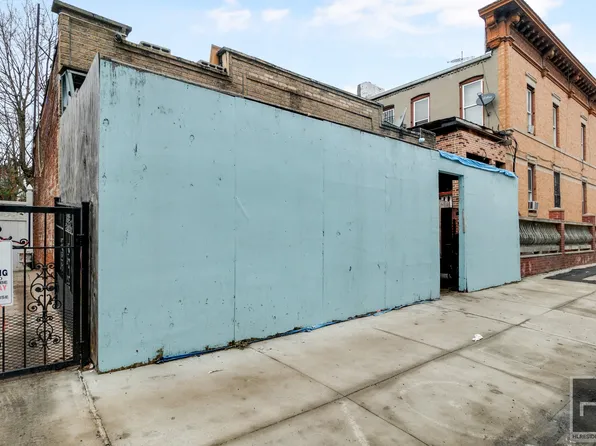 2724 Clarendon Road image 4 of 10