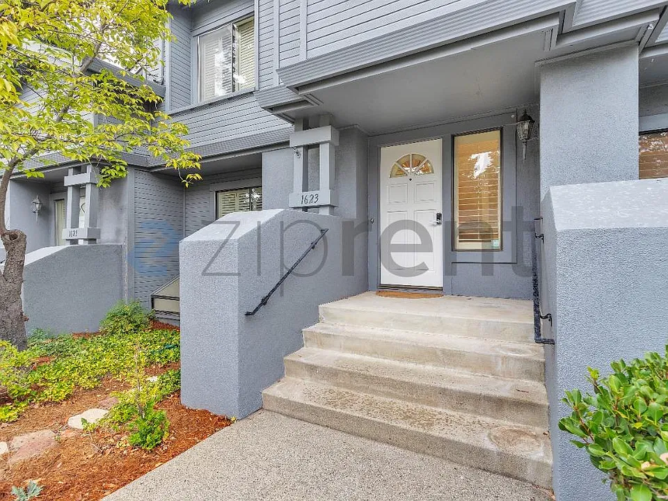 1623 Geary Rd