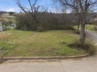 1060 E Oleander St, Fort Worth, TX 76104