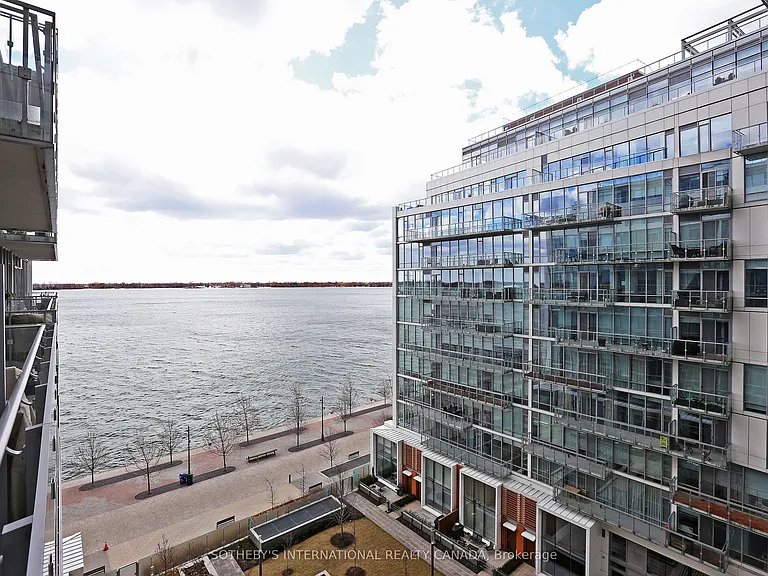 29 Queens Quay E #811 — Photo 35