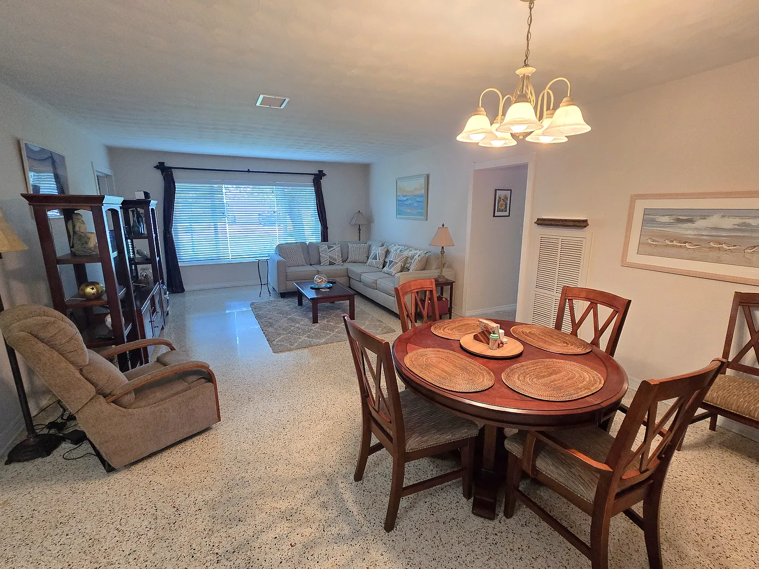 2 bed, 1.5 bath, 1394 sqft, $2,500 — Photo 4