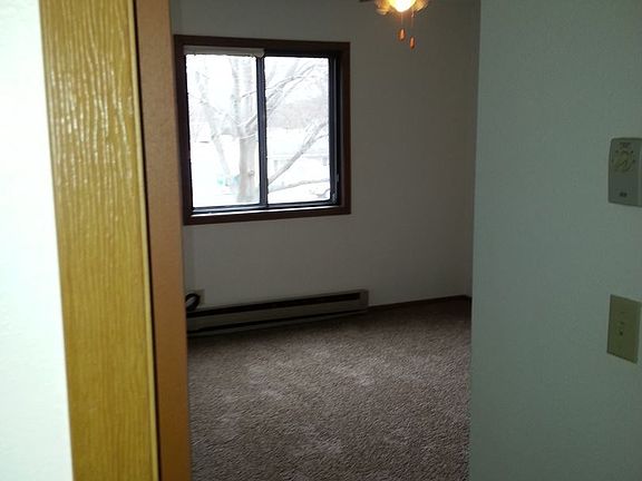 5th image of 107 22nd St NW APT 206