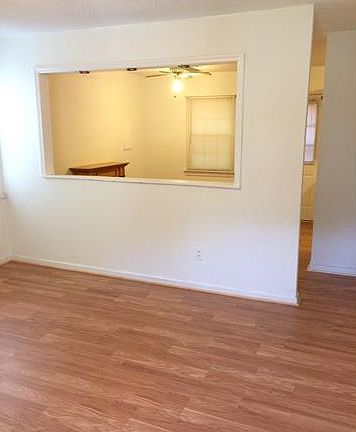 3rd image of 602 Elmfield Dr