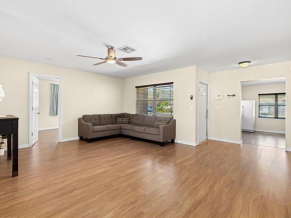 5th image of 4022 Felipi Ln