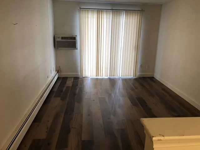 Pelham Street Apartments — Photo 15