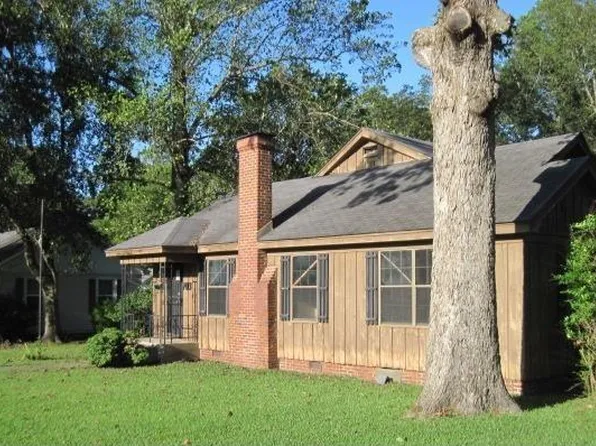 703 Beech St, Crossett, AR 71635