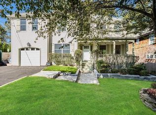 222 Buchanan St, Centerport, NY 11721